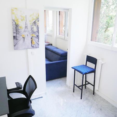 T2 Trocadero Tour Eiffel Apartment Париж Екстериор снимка