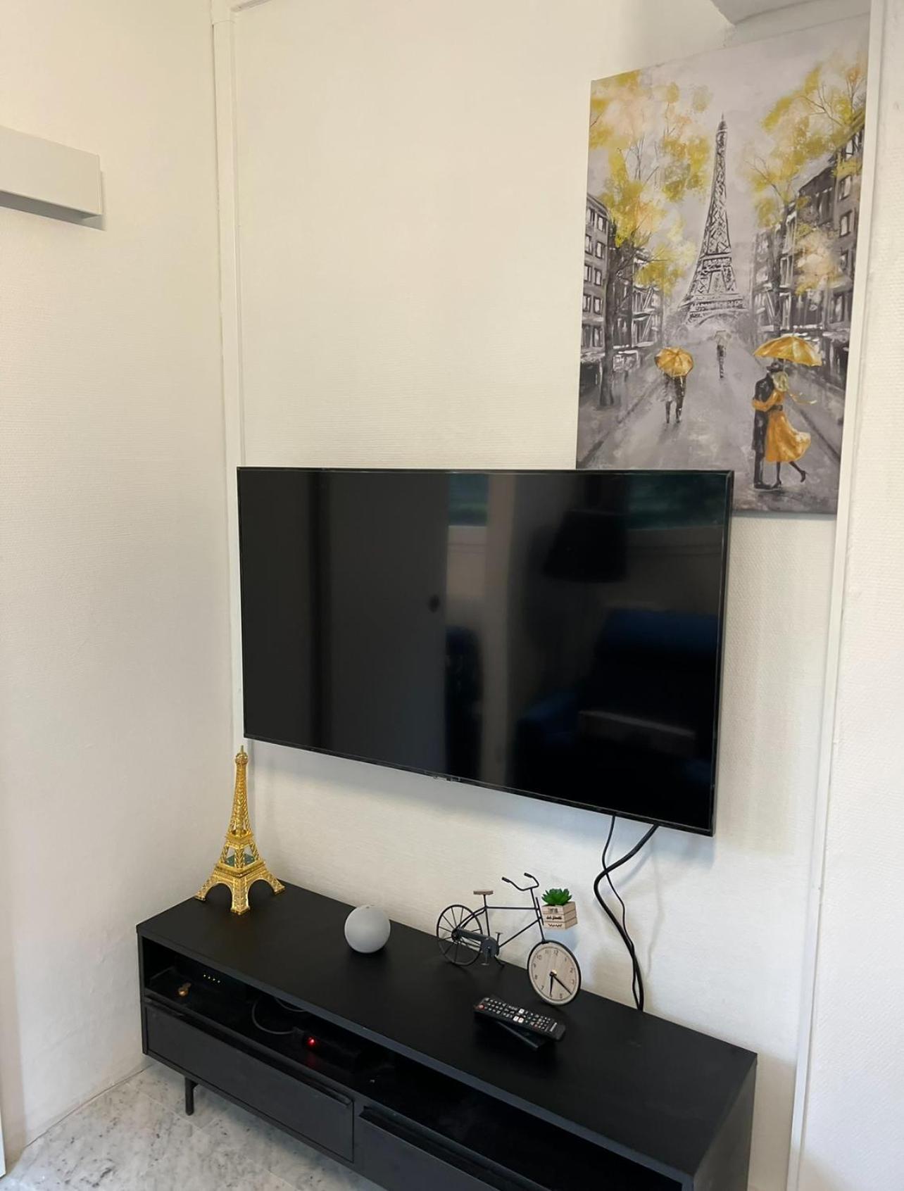 T2 Trocadero Tour Eiffel Apartment Париж Екстериор снимка
